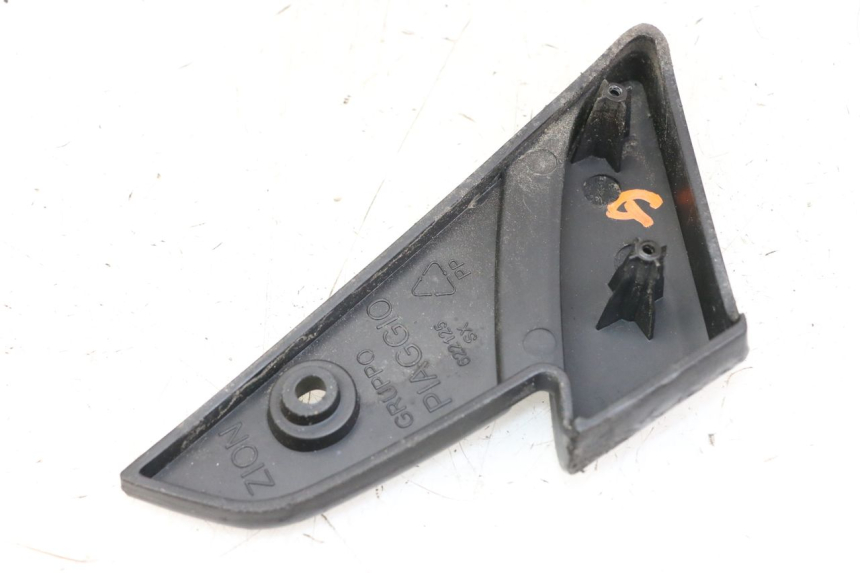 photo de FUSSRASTEN HINTEN LINKS PIAGGIO VESPA LX IE 125 (2010 - 2012) - Alternative Perspektive