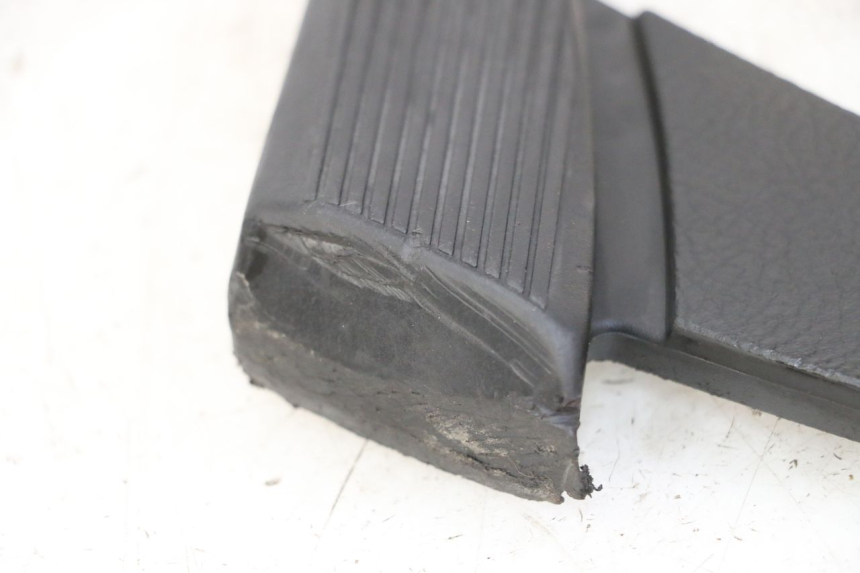 photo de FUSSRASTEN HINTEN LINKS PIAGGIO VESPA S 2T 50 (2007 - 2014) - Detailansicht des Bauteils