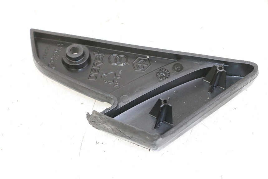 photo de FUSSRASTEN HINTEN LINKS PIAGGIO VESPA S 2T 50 (2007 - 2014) - Alternative Perspektive