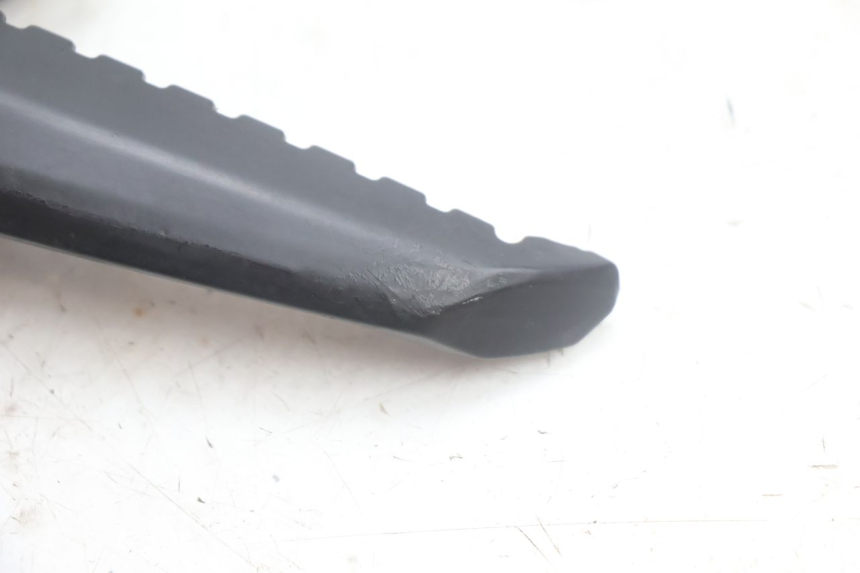 photo de FUSSRASTEN HINTEN LINKS JM MOTORS R-MAX TECH 50 (2024 - 2026) - Detailansicht des Bauteils