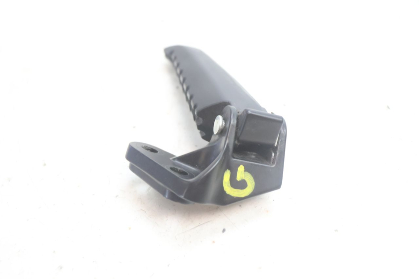 photo de FUSSRASTEN HINTEN LINKS JM MOTORS R-MAX TECH 50 (2024 - 2026) - Oberflächenzustand und Material