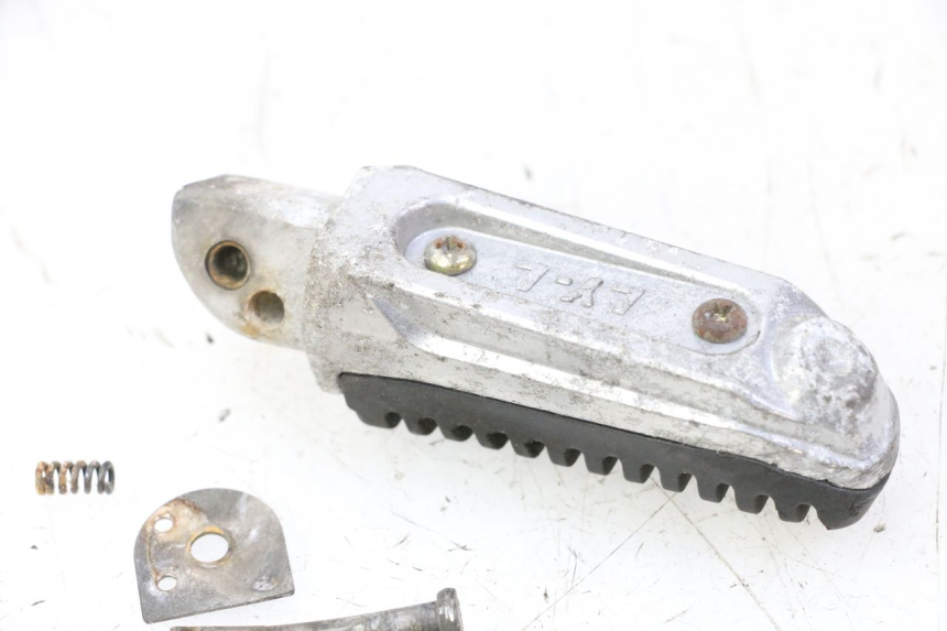 photo de FUSSRASTEN HINTEN LINKS MAG POWER R-STREET 50 (2016 - 2025) - Detailansicht des Bauteils