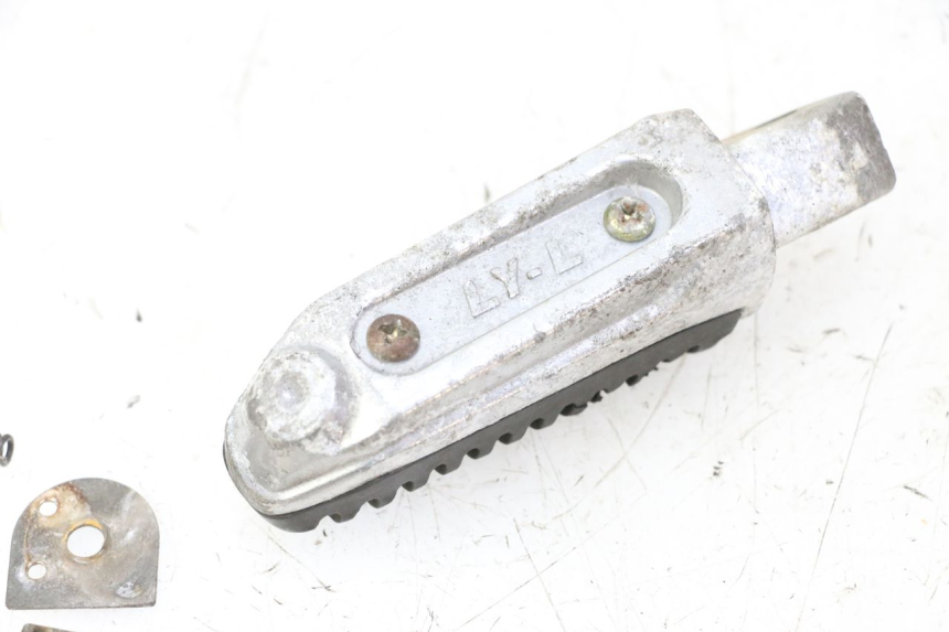 photo de FUSSRASTEN HINTEN LINKS MAG POWER R-STREET 50 (2016 - 2025) - Zoom auf Gebrauchszustand