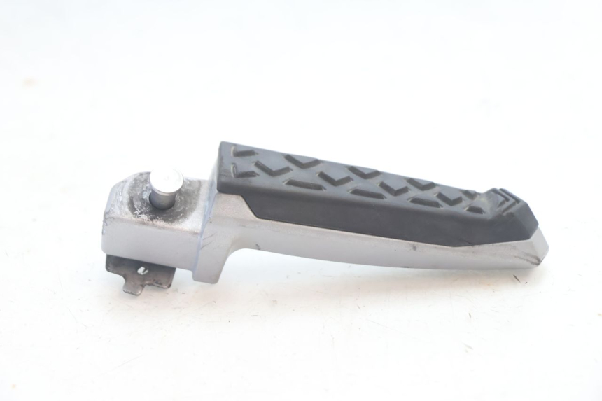 photo de FUSSRASTEN HINTEN LINKS CAN-AM SPYDER RS 1000 (2008 - 2012) - Detailansicht des Bauteils