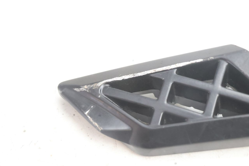 photo de FUSSRASTEN HINTEN LINKS PEUGEOT STREETZONE NAKED 2T 50 (2014 - 2018) - Details der Befestigungspunkte