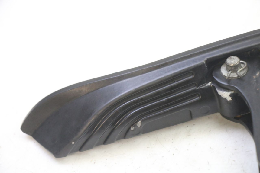 photo de FUSSRASTEN HINTEN LINKS APRILIA SXR 50 (2021 - 2023) - Detailansicht des Bauteils