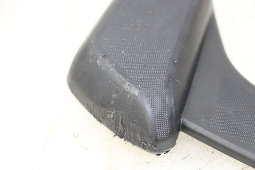 photo de FUSSRASTEN HINTEN LINKS PIAGGIO VESPA PRIMAVERA 4T 50 (2021 - 2024) - Technische Nahaufnahme