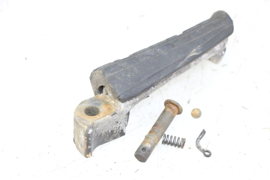 photo de FUSSRASTEN HINTEN LINKS YAMAHA XJN DIVERSION 600 (2000 - 2003) - Technische Nahaufnahme