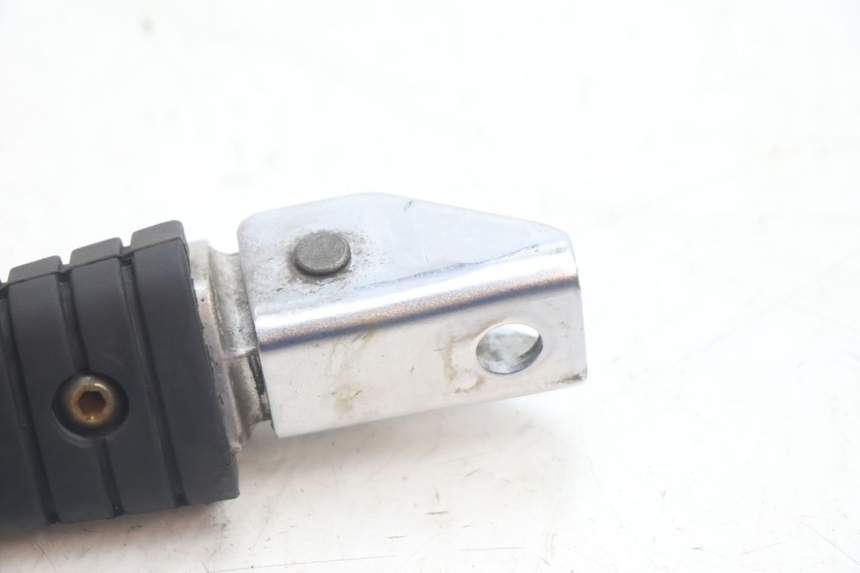 photo de FUSSRASTEN HINTEN LINKS YAMAHA XV VIRAGO 535 (1988 - 2004) - Zoom auf Gebrauchszustand