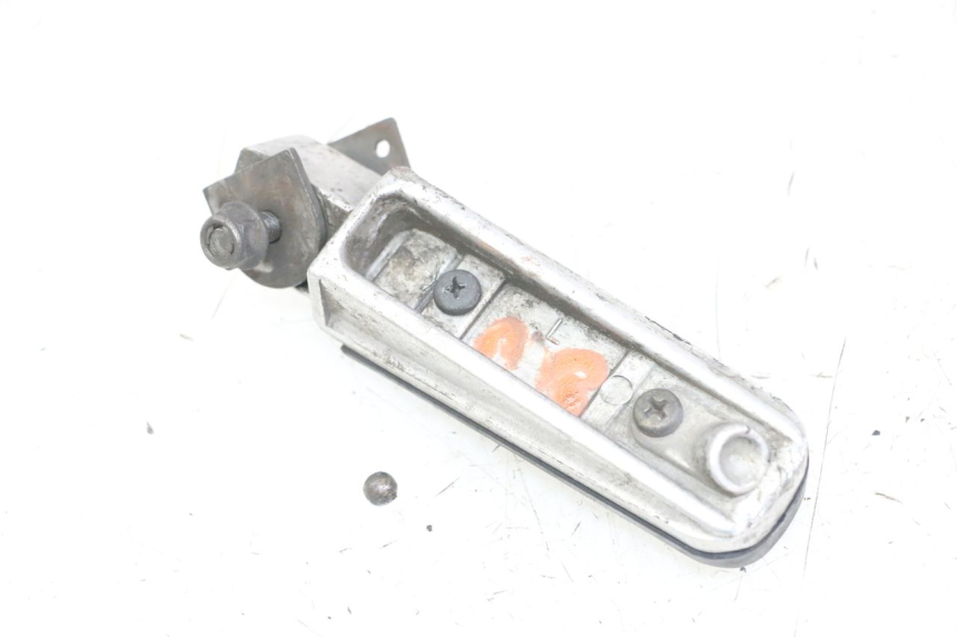 photo de FUSSRASTEN HINTEN LINKS YAMAHA FZS FAZER 600 (2001 - 2003) - Detailansicht des Bauteils