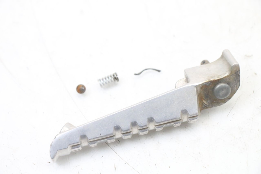 photo de FUSSRASTEN HINTEN LINKS YAMAHA X-MAX XMAX ABS 250 (2010 - 2014) - Zoom auf Gebrauchszustand