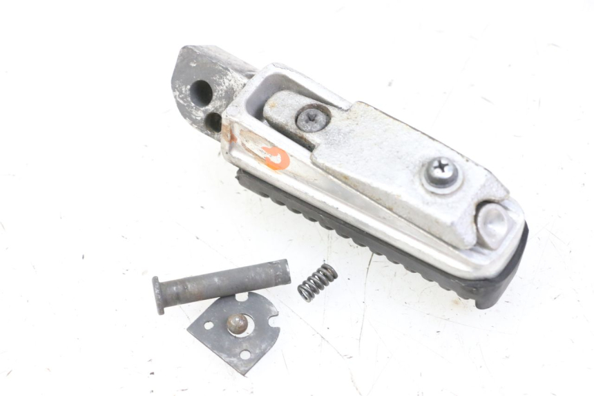 photo de FUSSRASTEN HINTEN LINKS YAMAHA XJ6 600 (2008 - 2016) - Zoom auf Gebrauchszustand