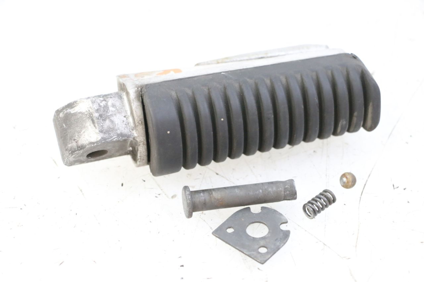 photo de FUSSRASTEN HINTEN LINKS YAMAHA XJ6 600 (2008 - 2016) - Technische Nahaufnahme