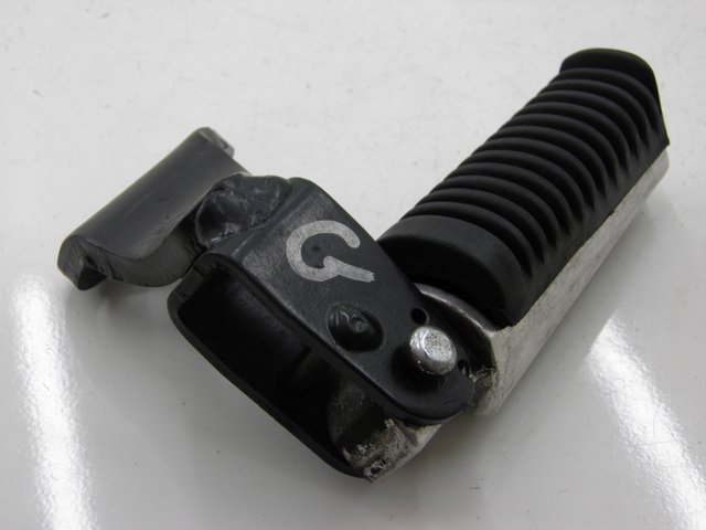 photo de FUSSRASTEN HINTEN LINKS YAMAHA XMAX X-MAX 125 (2006 - 2009) - Alternative Perspektive