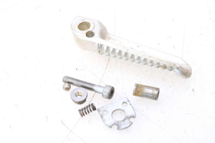 photo de FUSSRASTEN HINTEN LINKS YAMAHA YZF R6 600 (2008 - 2009) - Zoom auf Gebrauchszustand