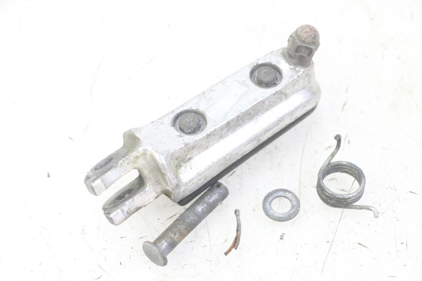 photo de FUSSRASTEN VORN RECHT HONDA CBF 500 (2004 - 2007) - Technische Nahaufnahme