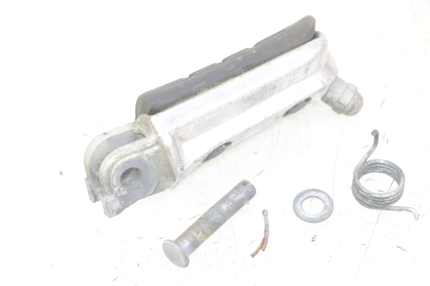 photo de FUSSRASTEN VORN RECHT HONDA CBF 500 (2004 - 2007) - Gesamtansicht des Produkts