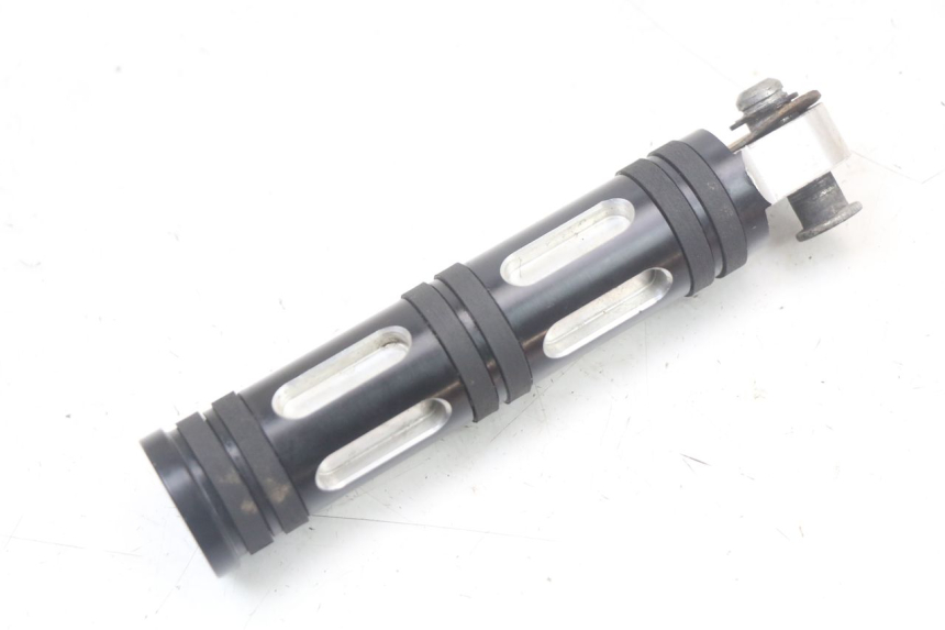 photo de FUSSRASTEN VORN RECHT HARLEY DAVIDSON SPORTSTER XL CUSTOM 883 (1999 - 2006) - Zoom auf Gebrauchszustand