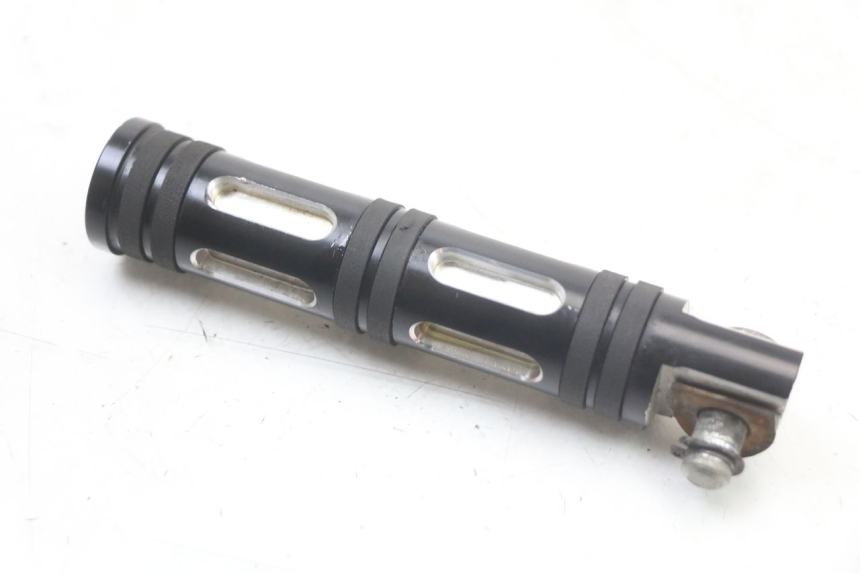 photo de FUSSRASTEN VORN RECHT HARLEY DAVIDSON SPORTSTER XL CUSTOM 883 (1999 - 2006) - Alternative Perspektive