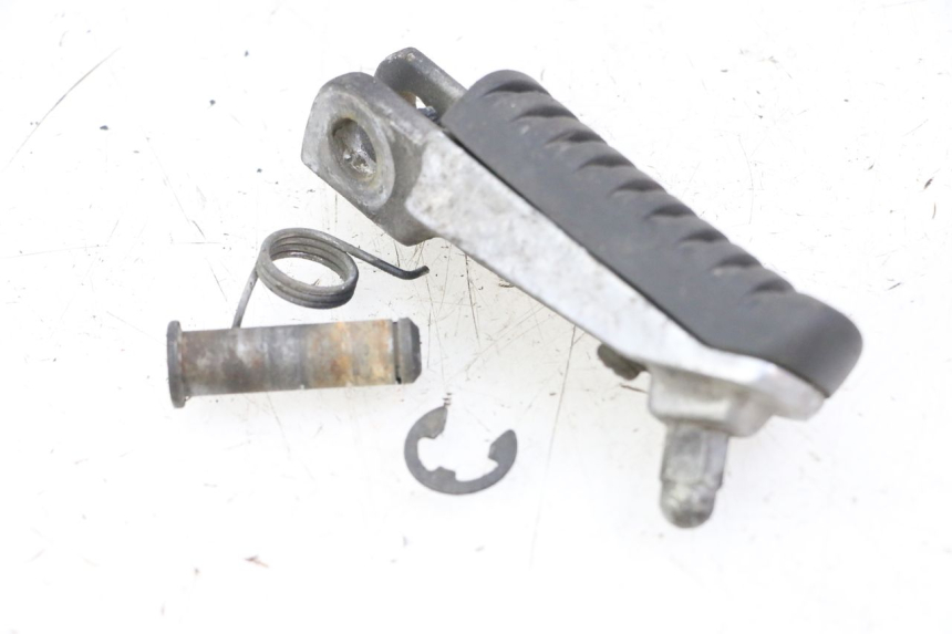 photo de RECHTER VORDERER FUßRASTEN KAWASAKI ZR7 ZR-7 S 750 (1999 - 2004) - Detailansicht des Bauteils