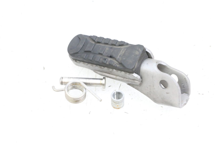 photo de FUSSRASTEN VORN RECHT BMW R GS 1250 (2021 - 2024) - Details der Befestigungspunkte