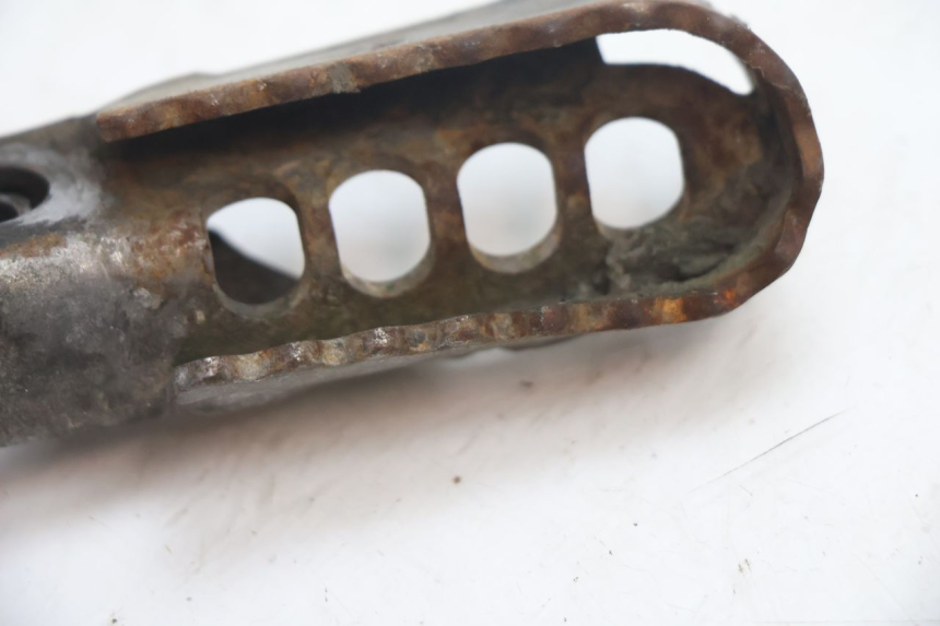 photo de FUSSRASTEN VORN RECHT DERBI SENDA 50 (2003 - 2005) - Detailansicht des Bauteils
