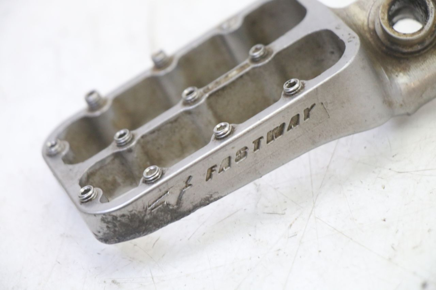 photo de FUSSRASTEN VORN RECHT KTM SUPERENDURO R 950 (2005 - 2009) - Technische Nahaufnahme