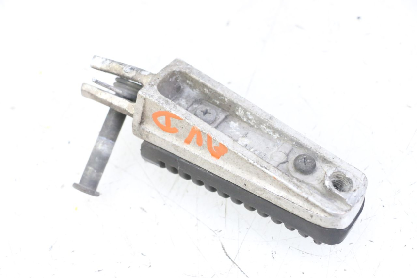 photo de FUSSRASTEN VORN RECHT YAMAHA XJ6 ABS 600 (2008 - 2016) - Zoom auf Gebrauchszustand