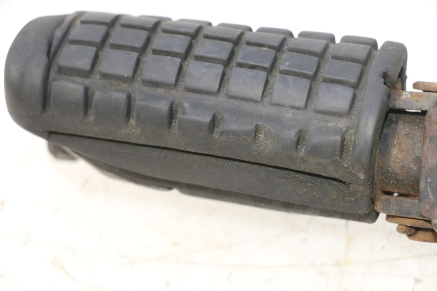photo de FUSSRASTEN VORN LINKS HONDA CB TWO FIFTY 250 (1991 - 2002) - Geprüftes Gebrauchtteil