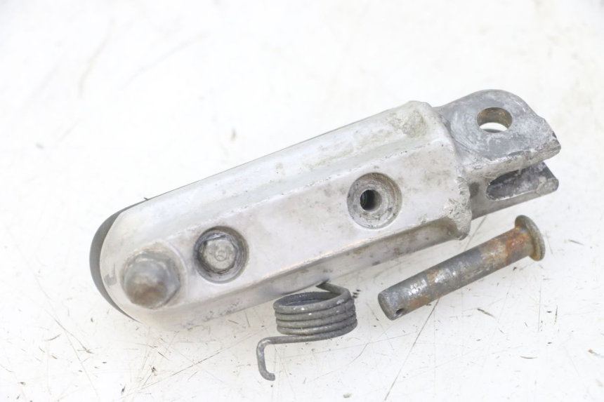 photo de FUSSRASTEN VORN LINKS HONDA CBF 500 (2004 - 2007) - Technische Nahaufnahme