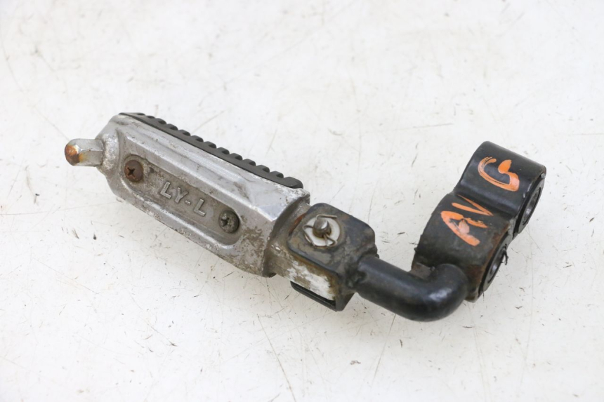 photo de FUSSRASTEN VORN LINKS KSR CODE 125 (2018 - 2020) - Zoom auf Gebrauchszustand