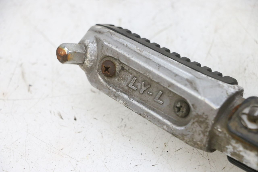 photo de FUSSRASTEN VORN LINKS KSR CODE 125 (2018 - 2020) - Alternative Perspektive