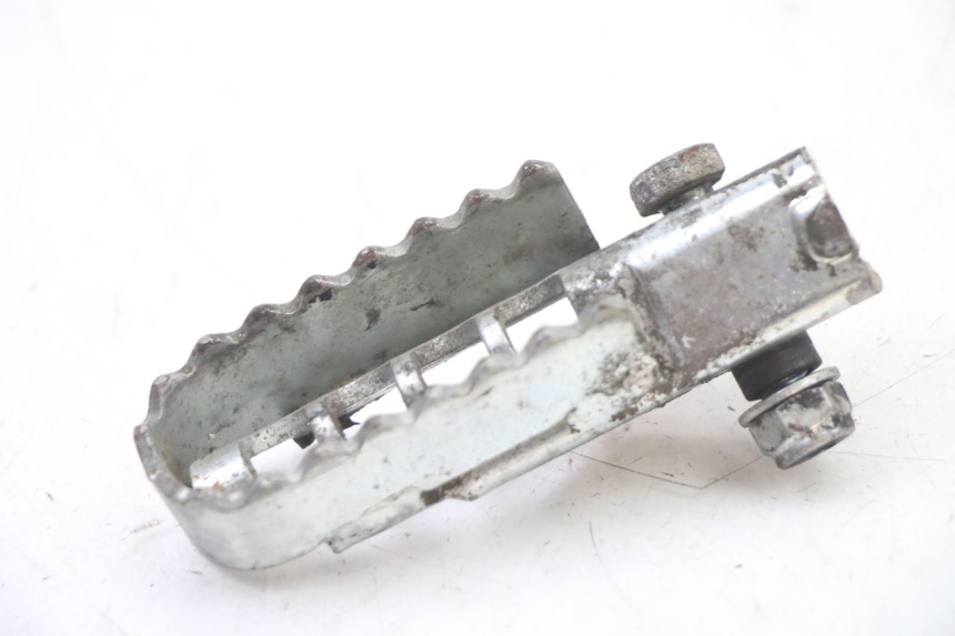 photo de FUSSRASTEN VORN LINKS DERBI SENDA R X-TREME 50 (2006 - 2010) - Detailansicht des Bauteils