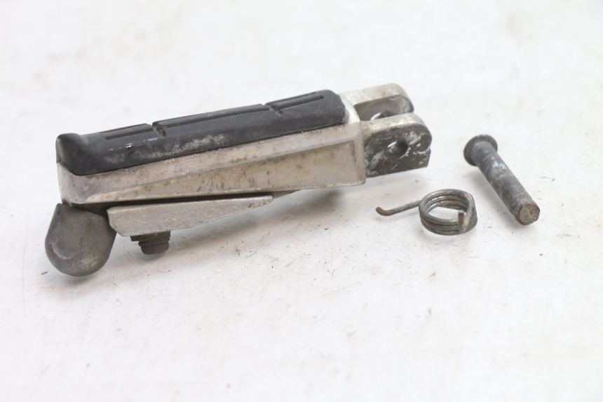 photo de FUSSRASTEN VORN LINKS YAMAHA FJR 1300 (2001 - 2005) - Detailansicht des Bauteils