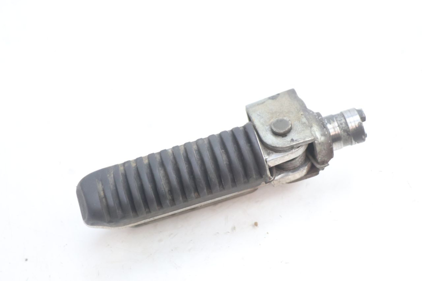 photo de FUSSRASTEN VORN LINKS SUZUKI GSF N BANDIT 1200 (2001 - 2005) - Zoom auf Gebrauchszustand