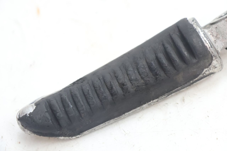 photo de FUSSRASTEN VORN LINKS SUZUKI GSX F GSXF 750 (1988 - 1998) - Detailansicht des Bauteils