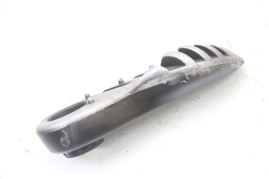 photo de FUSSRASTEN VORN LINKS MBK BOOSTER SPIRIT NAKED 50 (2004 - 2017) - Zoom auf Gebrauchszustand