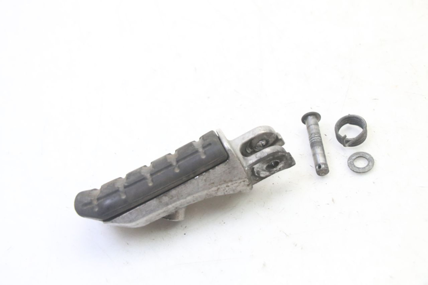 photo de FUSSRASTEN VORN LINKS HONDA NTV DEAUVILLE 650 (2001 - 2006) - Detailansicht des Bauteils