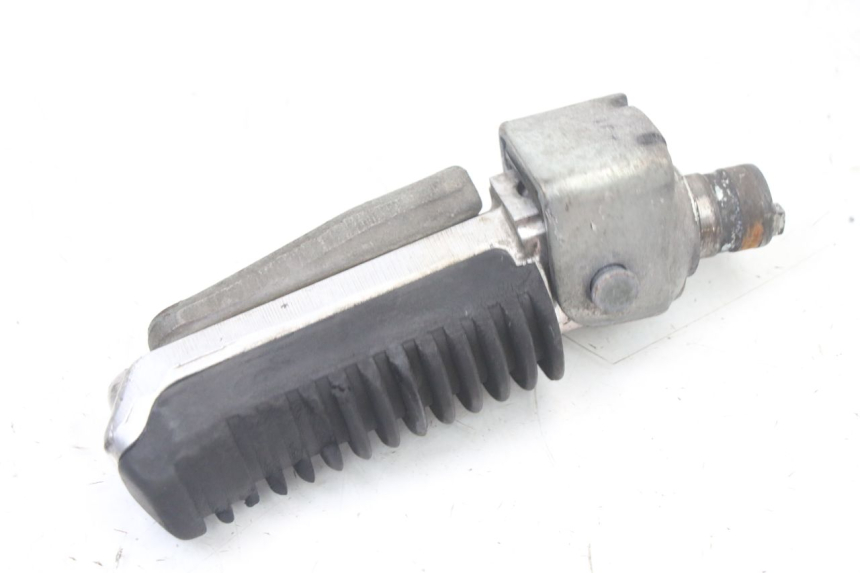 photo de FUSSRASTEN VORN LINKS SUZUKI GSF S BANDIT 600 (2000 - 2004) - Zoom auf Gebrauchszustand