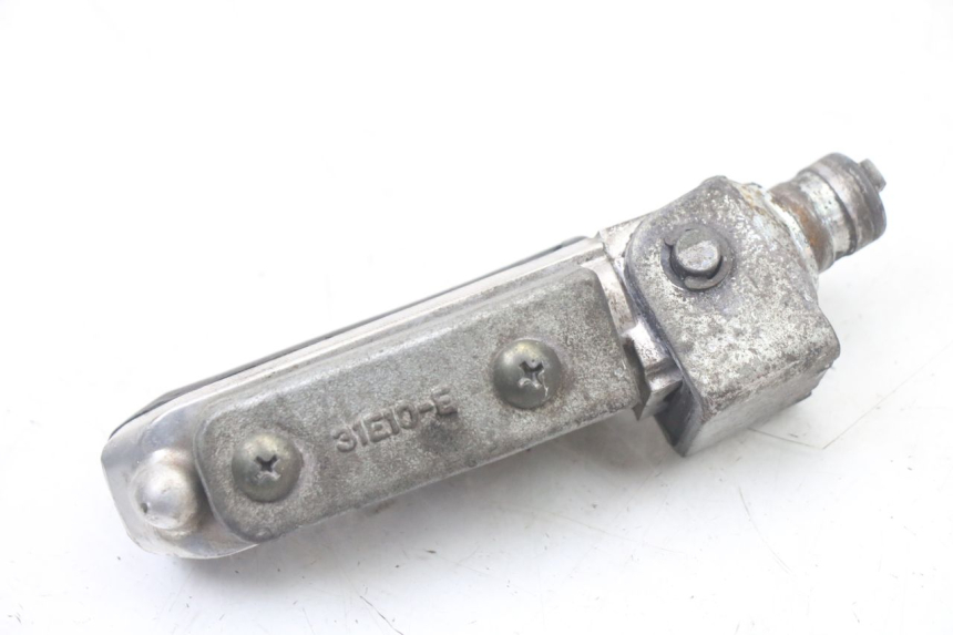 photo de FUSSRASTEN VORN LINKS SUZUKI GSF S BANDIT 600 (2000 - 2004) - Technische Nahaufnahme