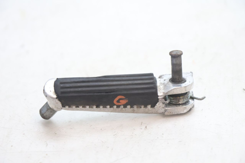 photo de FUSSRASTEN VORN LINKS SUZUKI SV S 650 (2003 - 2009) - Hauptansicht