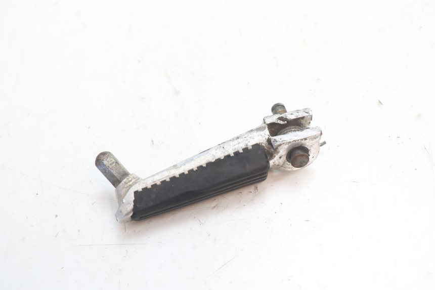 photo de FUSSRASTEN VORN LINKS SUZUKI SV S 650 (2003 - 2009) - Zoom auf Gebrauchszustand