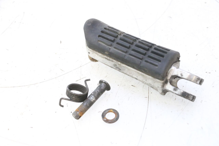 photo de FUSSRASTEN VORN LINKS HONDA VFR FI RC46 800 (1998 - 2001) - Technische Nahaufnahme