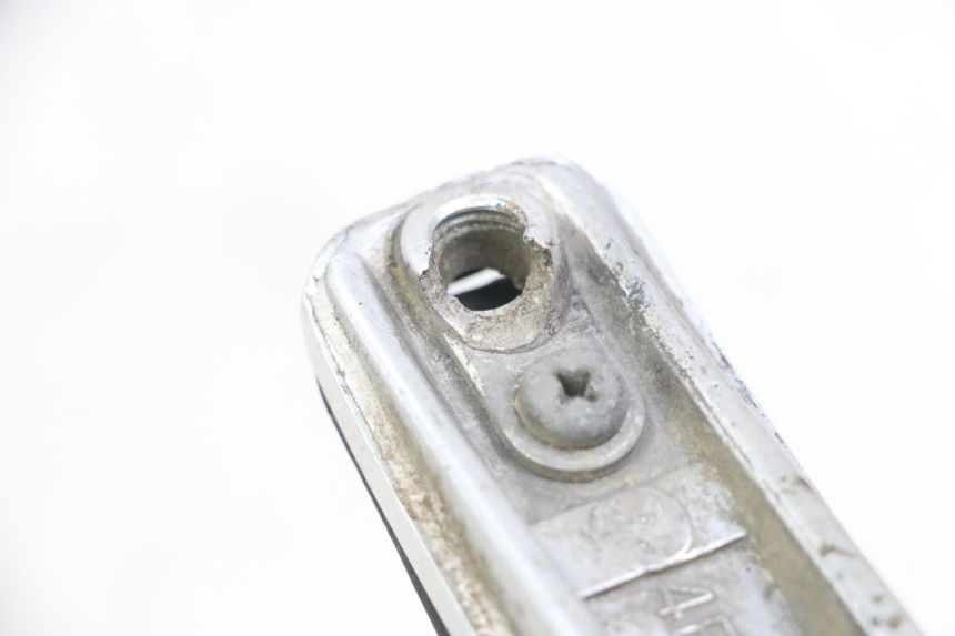 photo de LINKER VORDERER FUßSTÜTZE YAMAHA FZS FAZER 600 (2001 - 2003) - Zoom auf Gebrauchszustand