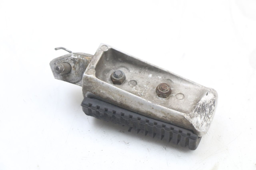 photo de FUSSRASTEN VORN LINKS YAMAHA XVS DRAG STAR DRAGSTAR 650 (1997 - 2007) - Technische Nahaufnahme