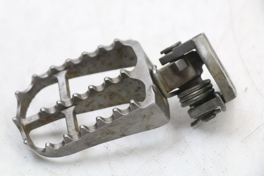 photo de LINKER VORDERER FUßSTÜTZE YAMAHA YZ 125 (2017 - 2021) - Detailansicht des Bauteils