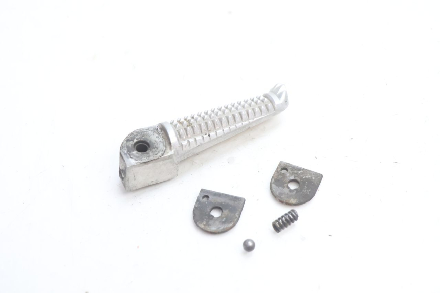 photo de FUSSRASTEN VORN LINKS YAMAHA YZF R GENESIS 750 (1993 - 1998) - Zoom auf Gebrauchszustand