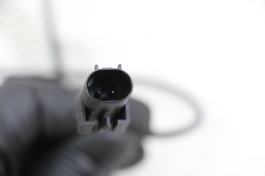 photo de ABS SENSOR HINTEN ROYAL ENFIELD CONTINENTAL GT 650 (2019 - 2024) - Zoom auf Gebrauchszustand