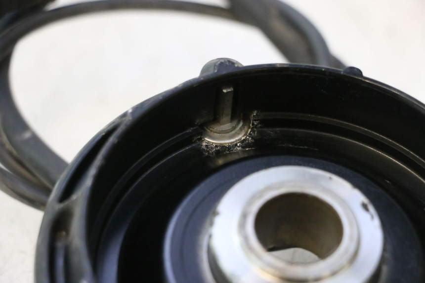 photo de ABS SENSOR HINTEN YAMAHA FJR 1300 (2001 - 2005) - Zoom auf Gebrauchszustand