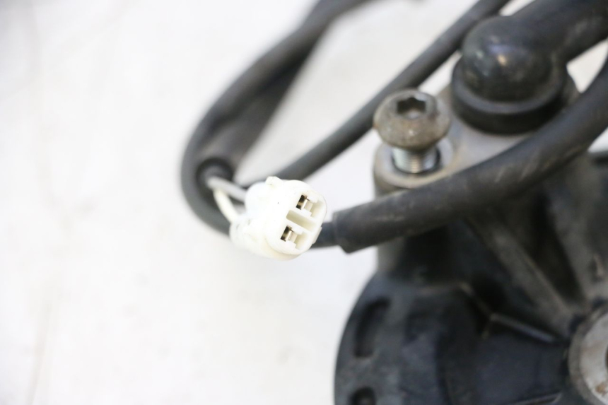 photo de ABS SENSOR HINTEN YAMAHA FJR 1300 (2001 - 2005) - Details der Befestigungspunkte